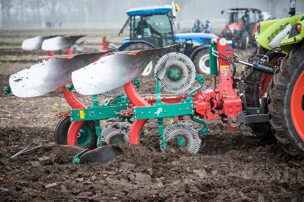 Rotary Ploughing.