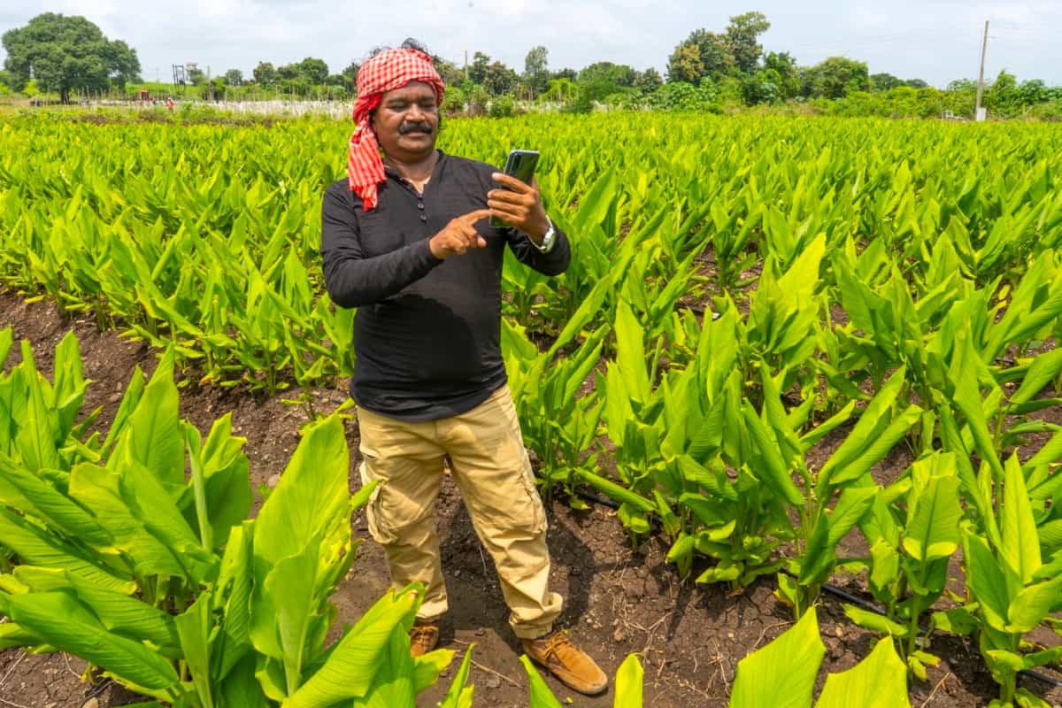 Smart farming using smartphone